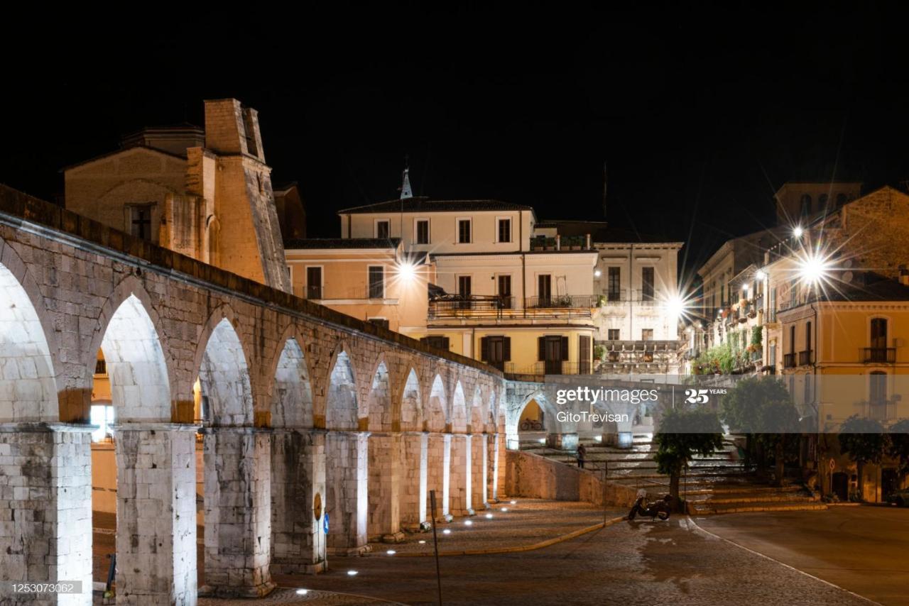 Dietro Piazza Maggiore Sulmona Exteriör bild
